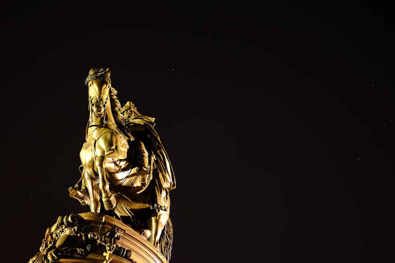 A Horse statue "looking" down at the camera